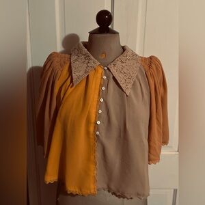 New The Bright Side Rocky Barnes Morning Light Lace Blouse Desert Sandstone sz L